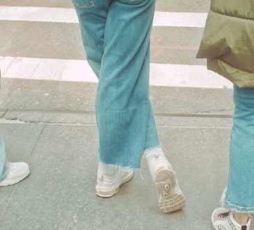 Baggy Fashion: The Comfortable Trend Taking Over 2025
